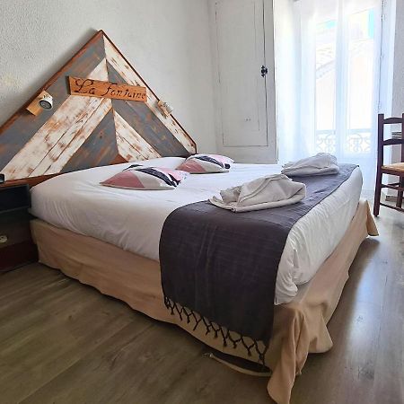 Hotel La Fontaine Saint-Martin-de-Bromes Экстерьер фото