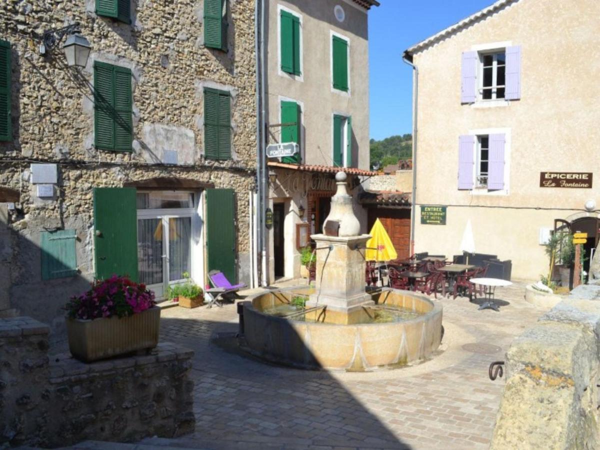 Hotel La Fontaine Saint-Martin-de-Bromes Экстерьер фото