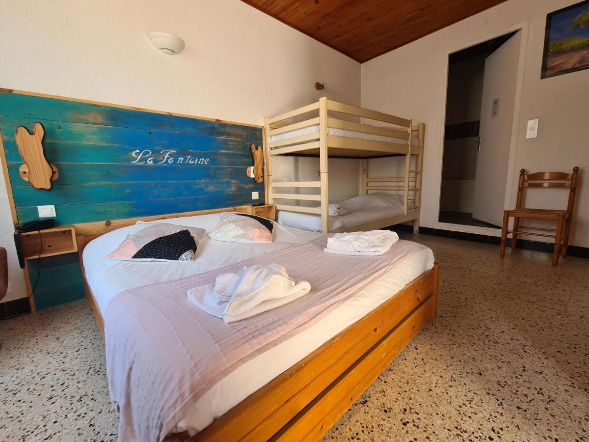 Hotel La Fontaine Saint-Martin-de-Bromes Экстерьер фото