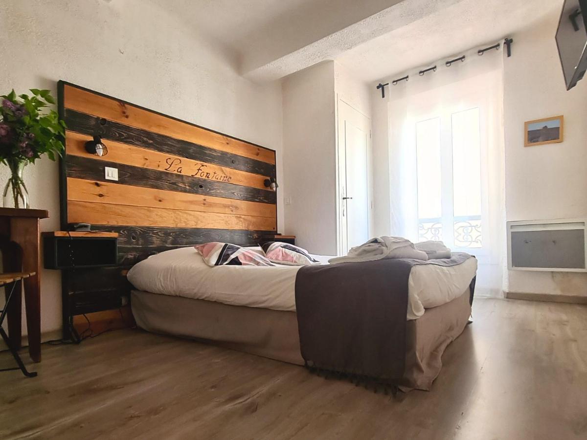 Hotel La Fontaine Saint-Martin-de-Bromes Экстерьер фото