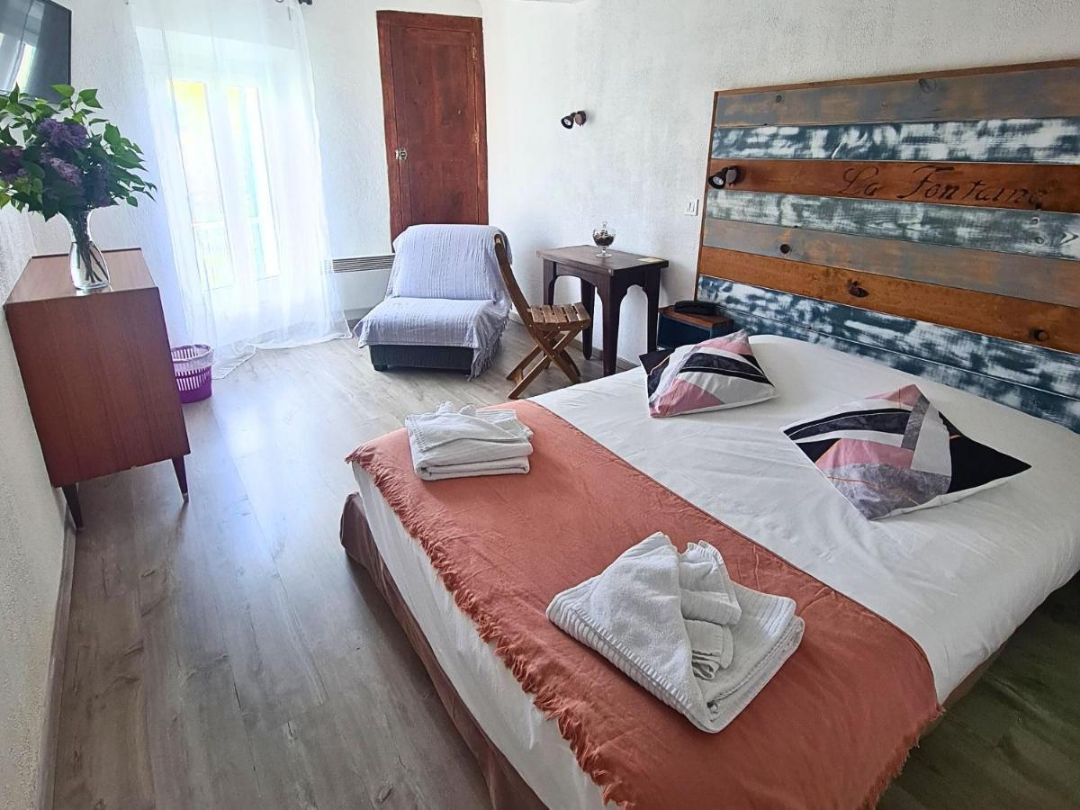 Hotel La Fontaine Saint-Martin-de-Bromes Экстерьер фото