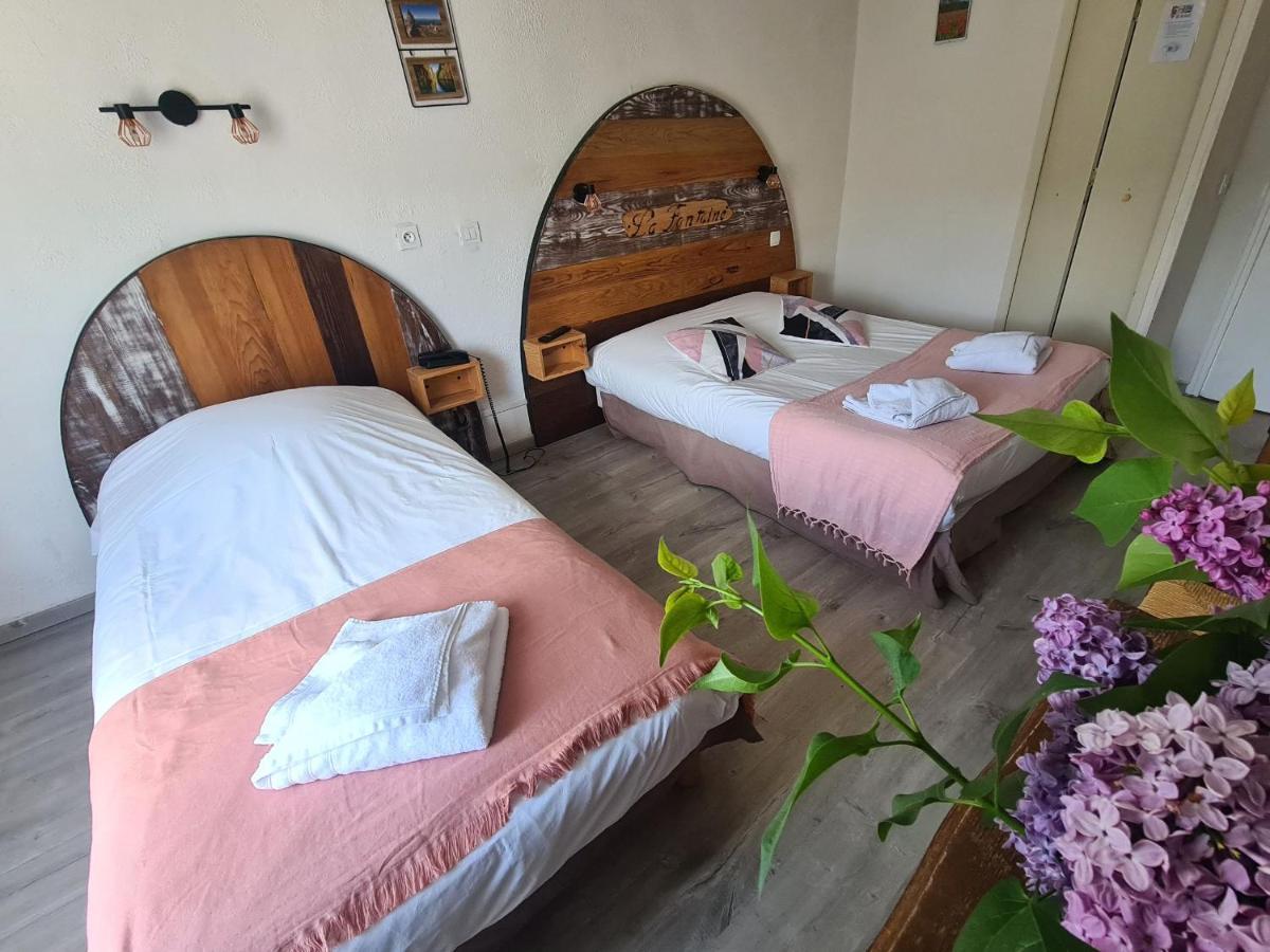 Hotel La Fontaine Saint-Martin-de-Bromes Экстерьер фото