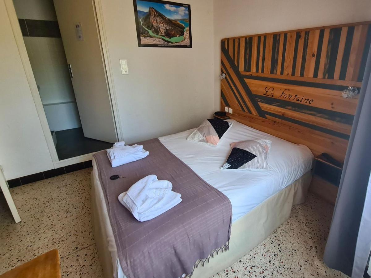 Hotel La Fontaine Saint-Martin-de-Bromes Экстерьер фото