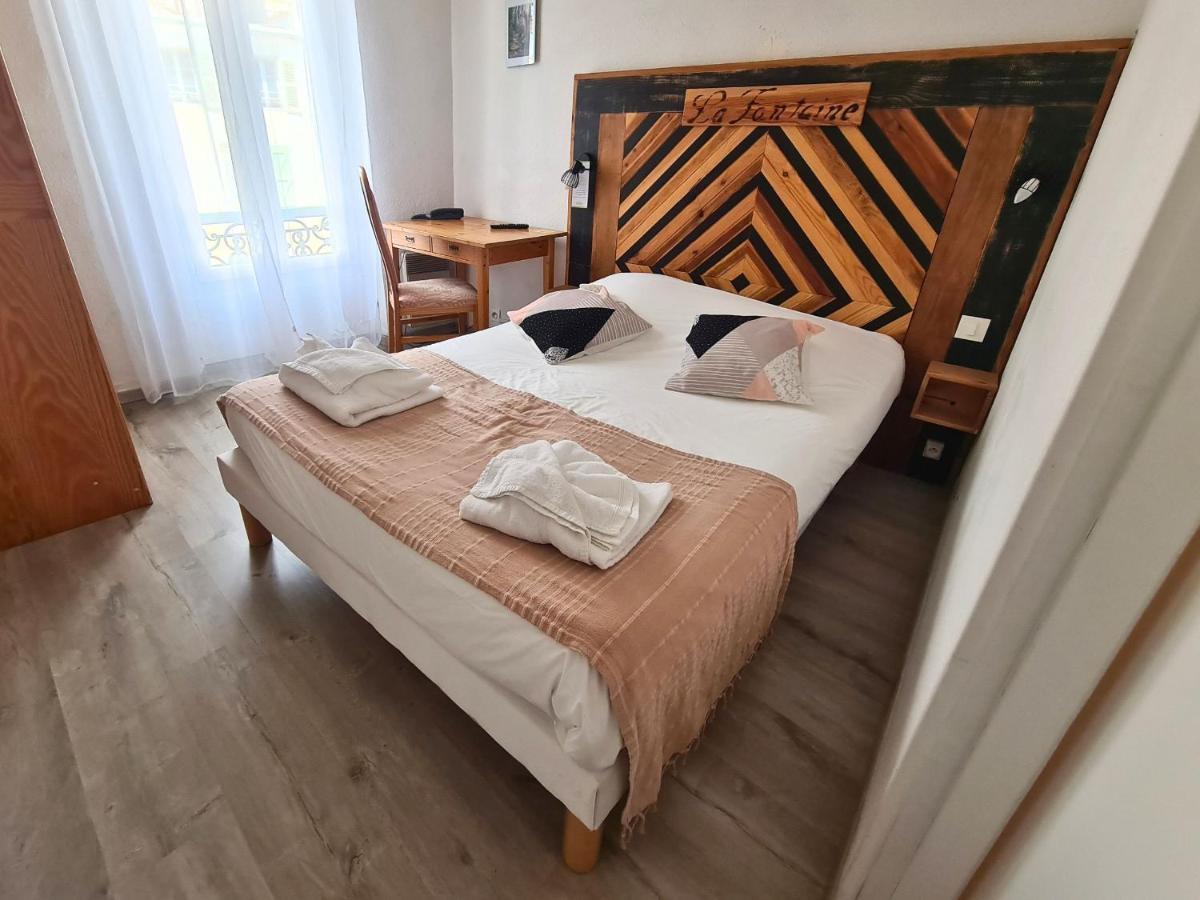 Hotel La Fontaine Saint-Martin-de-Bromes Экстерьер фото