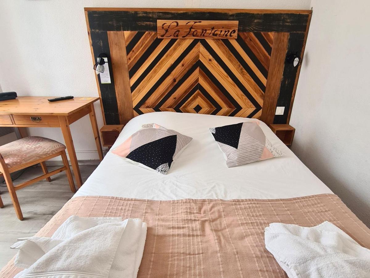 Hotel La Fontaine Saint-Martin-de-Bromes Экстерьер фото