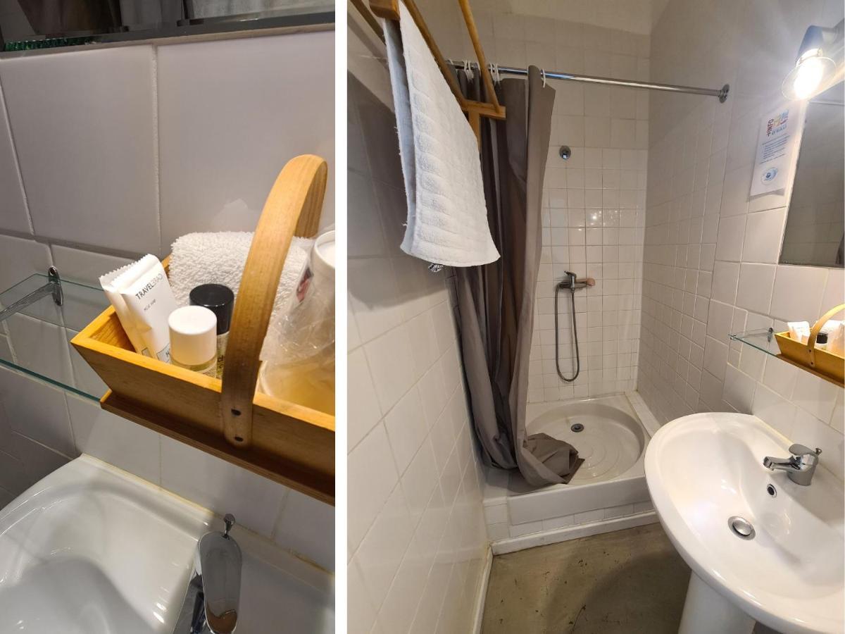 Hotel La Fontaine Saint-Martin-de-Bromes Экстерьер фото