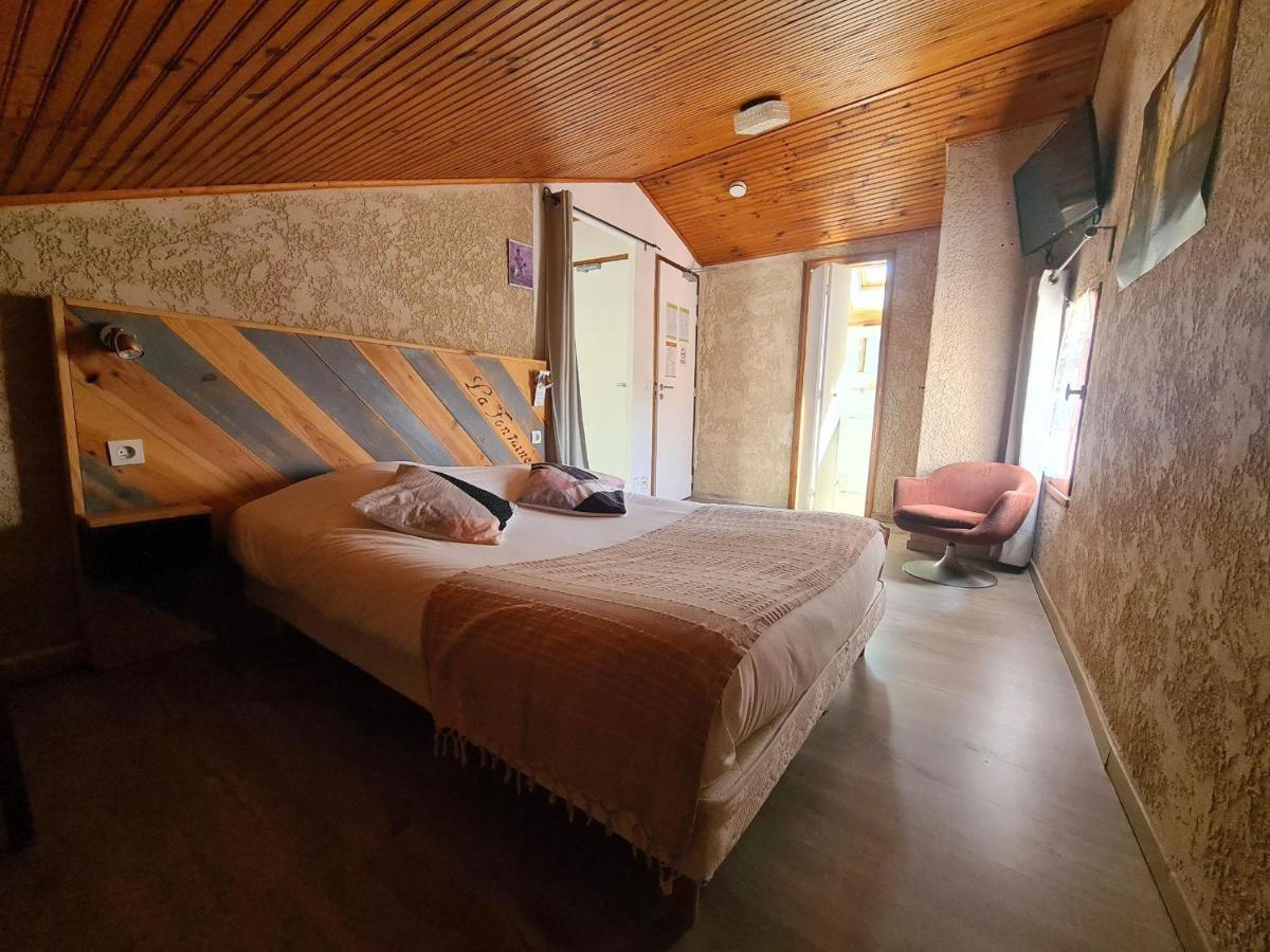 Hotel La Fontaine Saint-Martin-de-Bromes Экстерьер фото